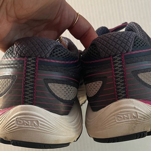 Brooks Women's Athletic Shoes - Dark Gray and Pink - Picture 4 of 6